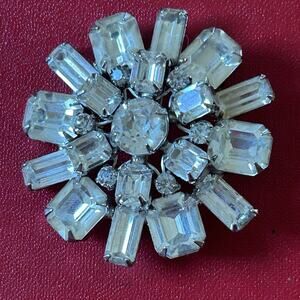 WEISS Round Brooch 25 Clear Rhinestones Vtg 1940s Layered Round Square Rectangle